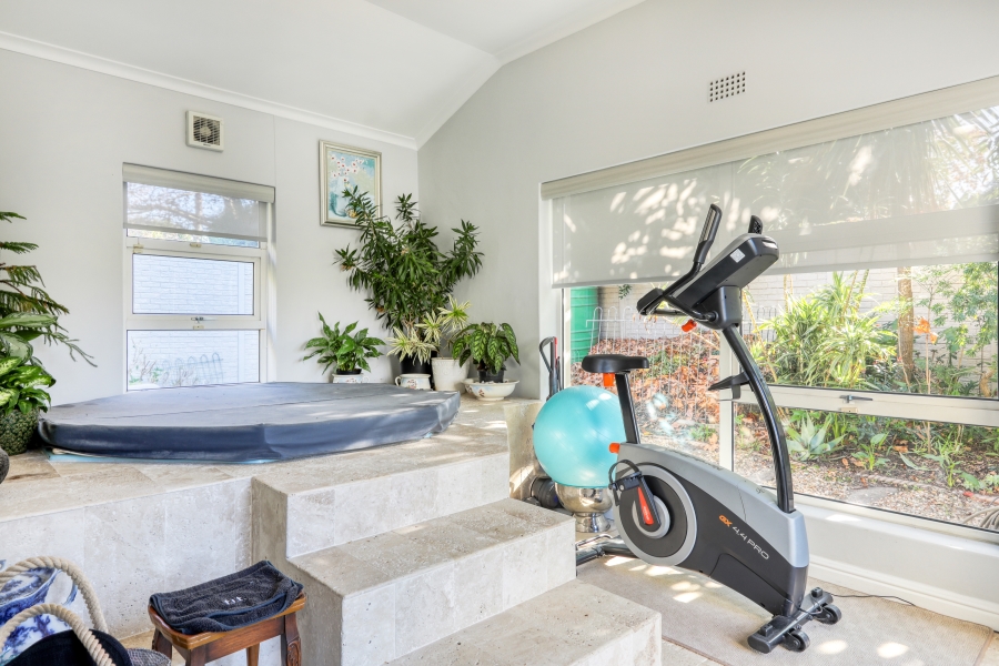 4 Bedroom Property for Sale in Constantia Western Cape